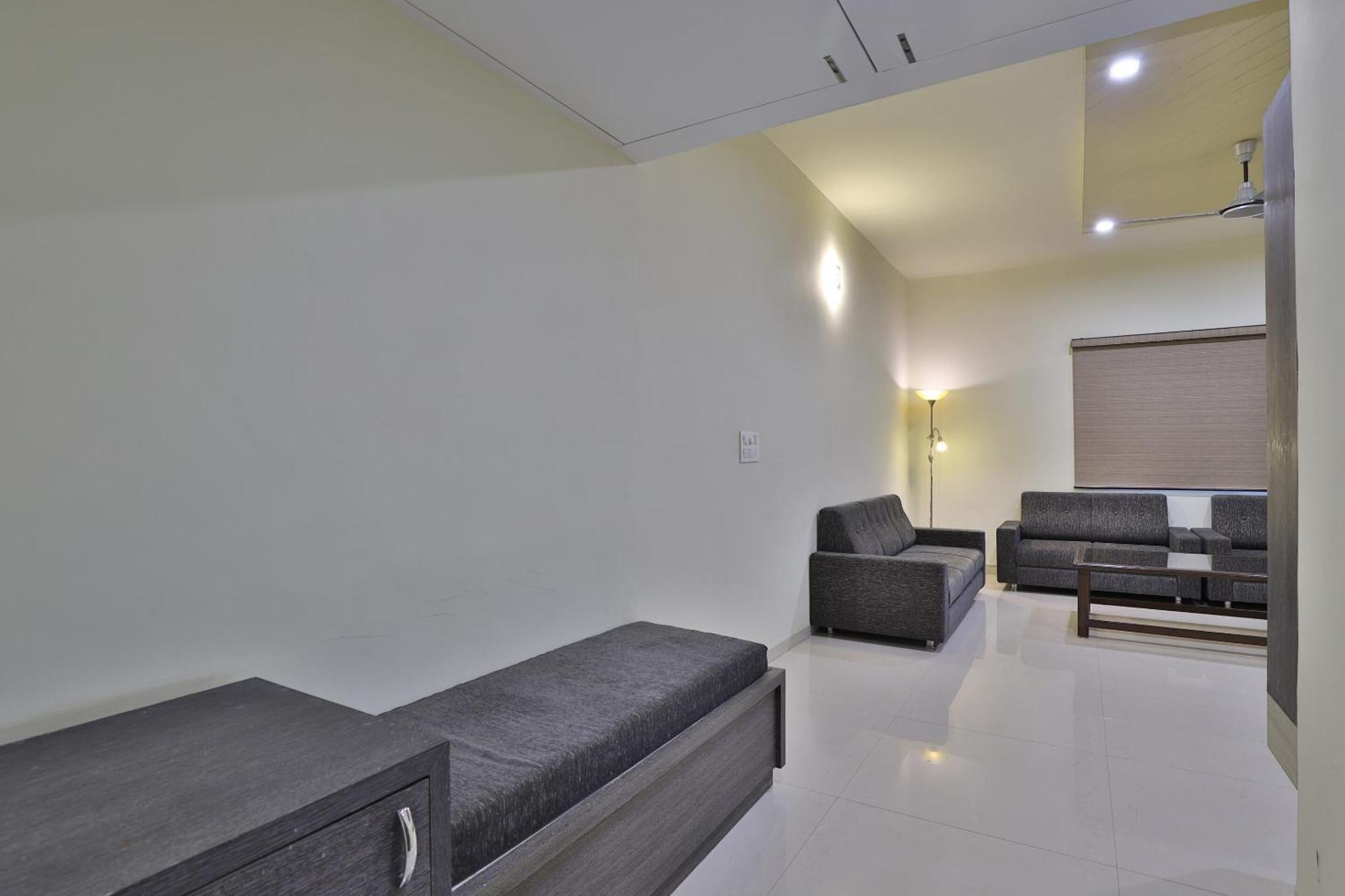 Bharuch Atithi Resort מראה חיצוני תמונה
