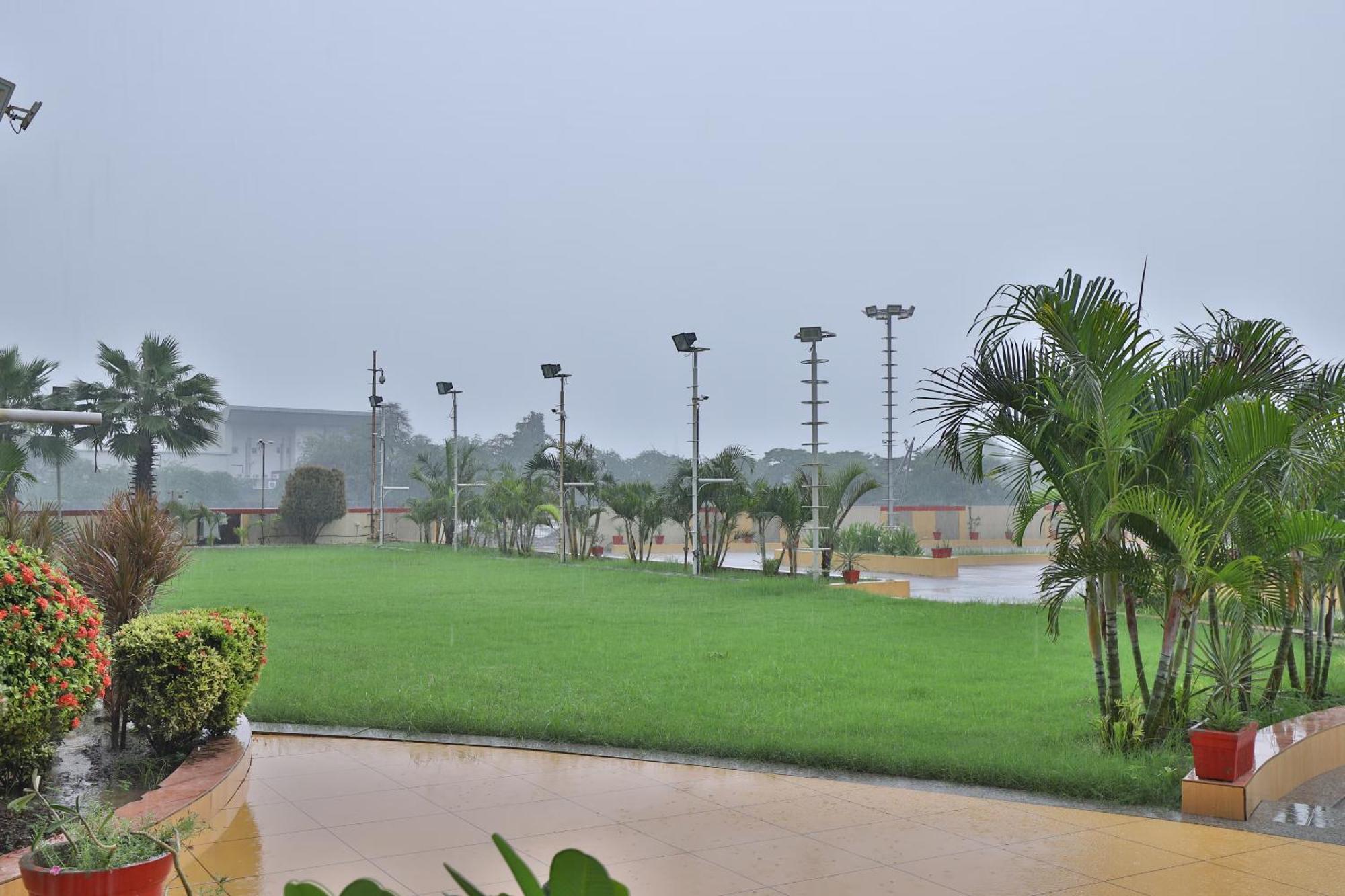 Bharuch Atithi Resort מראה חיצוני תמונה